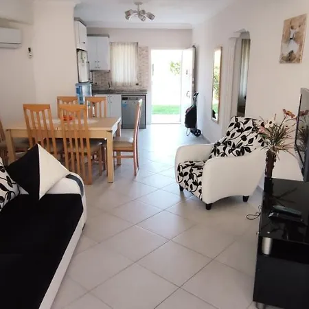 Calis Beach Vakantiehuis *